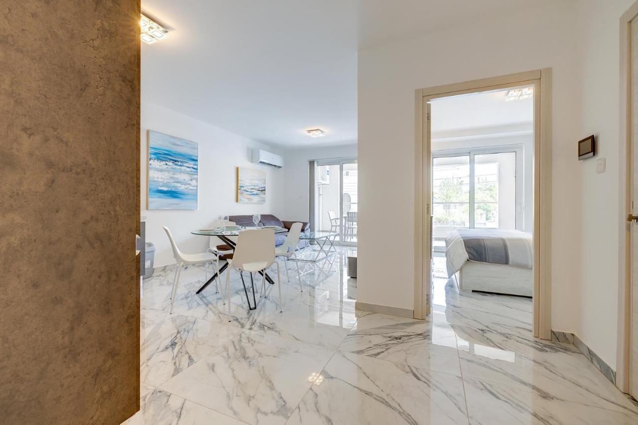 Modern Apartment Steps To St George'S Bay San Julián Exterior foto